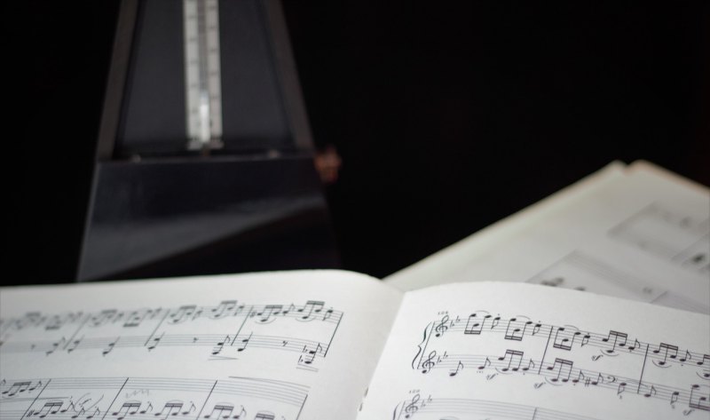 谱子都不会看学尤克里里难吗,尤克里里怎么学习曲谱 - 汇30资讯