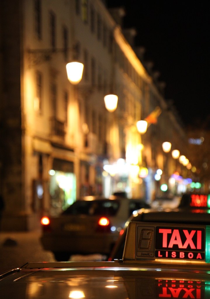 出租车的士灯的简单安装方法_顶角线型灯最新安装方法 - 汇30资讯