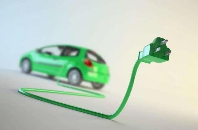 纯电动汽车和燃油汽车该如何选择 - 汇30资讯